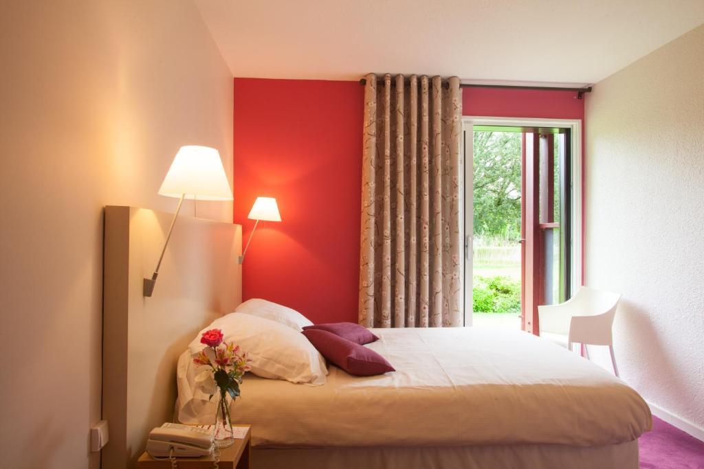 Hotel Logis Ar Milin Châteaubourg Zimmer foto